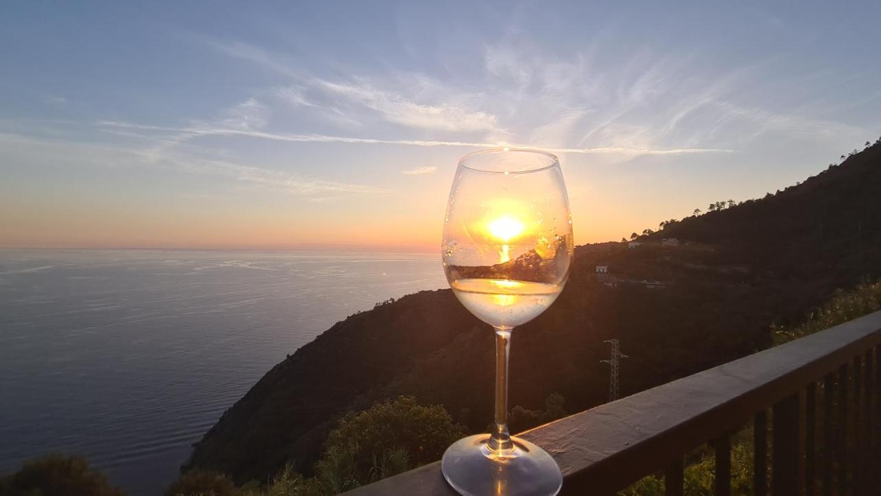 Sunset - Homy 5 Terre Retreat Apartment Biassa Bagian luar foto