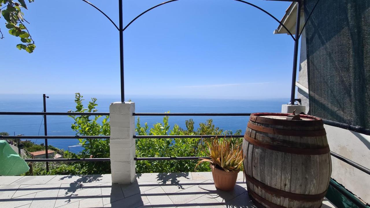 Sunset - Homy 5 Terre Retreat Apartment Biassa Bagian luar foto